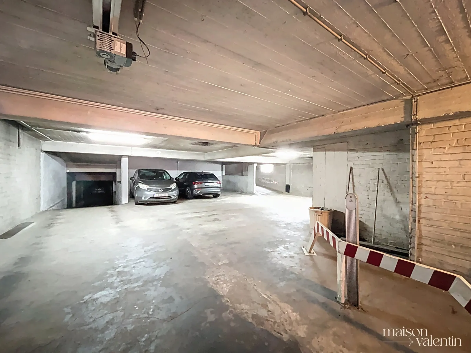 Emplacement de parking couvert - Saint-Gilles - HEC, photo 5